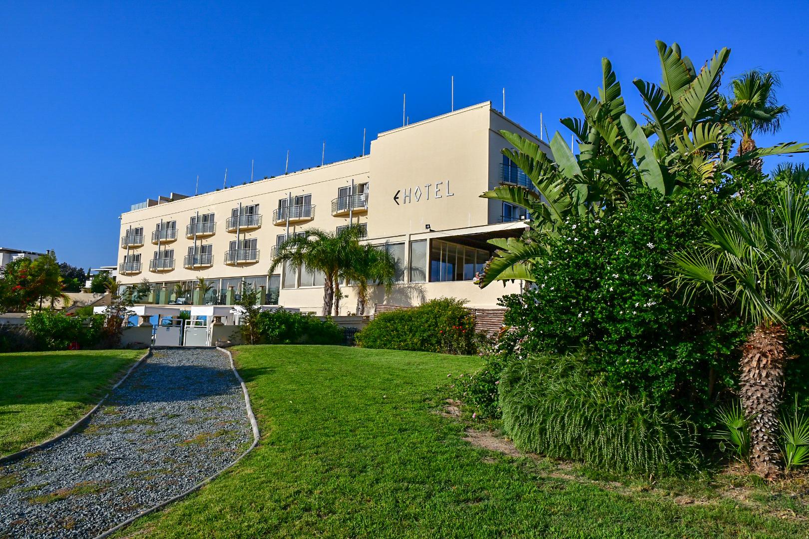 E-Hotel Larnaca Resort & Spa เปร์โวเลีย ภายนอก รูปภาพ