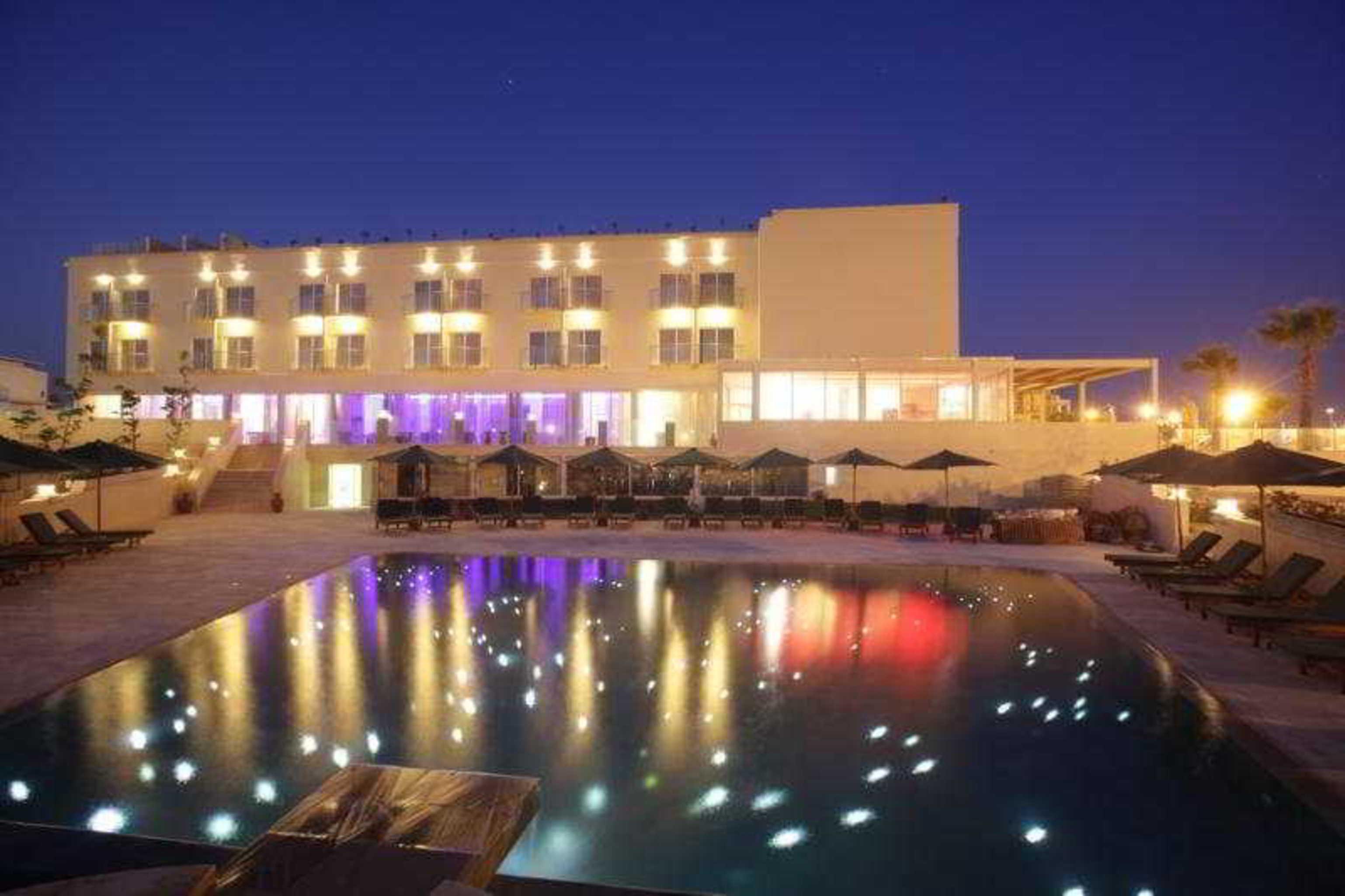 E-Hotel Larnaca Resort & Spa เปร์โวเลีย ภายนอก รูปภาพ